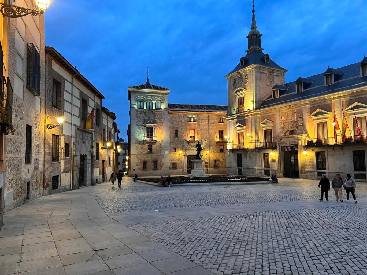 Apartment In Monumental Square Madrid Center Екстер'єр фото